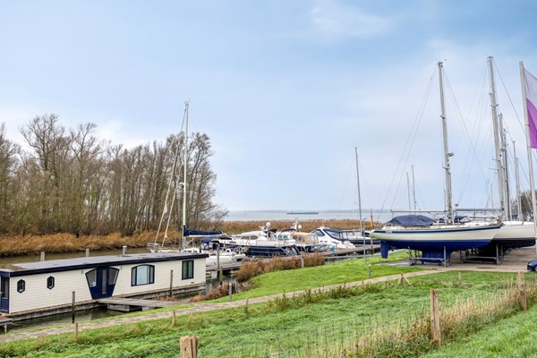 Foto - Te koop: Vrijstaand, instapklaar en prachtig uitzicht!